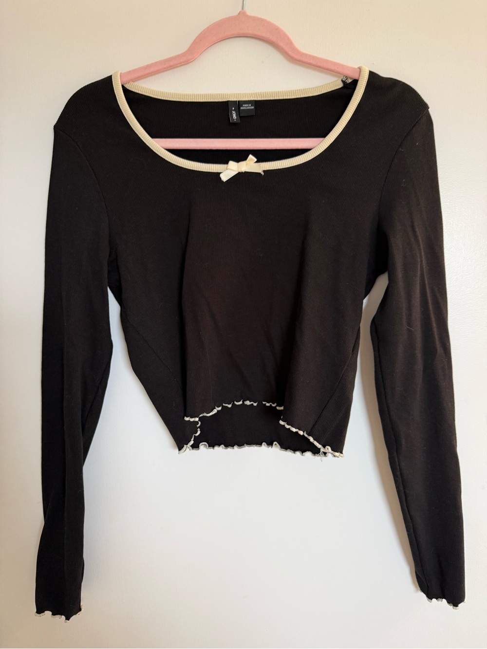 Only Black Cropped Long-Sleeve Tee with Cream Trim